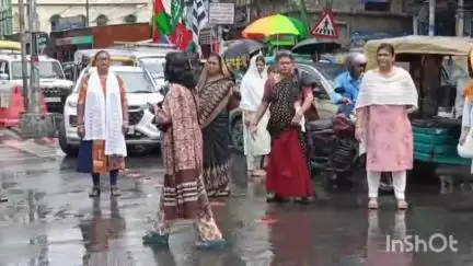 মাটিগাড়া: কসবা ল'কলেজের ছাত্রীকে গণধর্ষণের প্রতিবাদে মিছিল করে হাশমিচকে পথ অবরোধ BJP-র, উপস্থিত সাংগঠনিক জেলা কমিটির সভাপতি