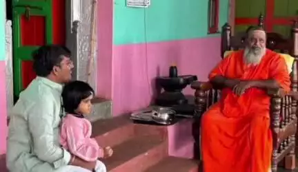 ಲಕ್ಷ್ಮೇಶ್ವರ: ಶಾಸಕ ಚಂದ್ರು ಲಮಾಣಿ ಅವರಿಂದ ಪಟ್ಟಣದಲ್ಲಿ ಟೆಂಪಲ್ ರನ್