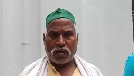 बहराइच: भैंसाही निवासी पीड़ित ने जिलाधिकारी कार्यालय पहुंचकर दबंगों द्वारा जबरन उसकी ज़मीन से रास्ता निकालने की शिकायत की
