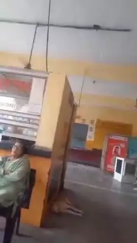 फिरोज़ाबाद: फिरोजाबाद बस स्टैंड से सोशल मीडिया पर वायरल हुआ वीडियो, प्रभारी नींद में बेहाल