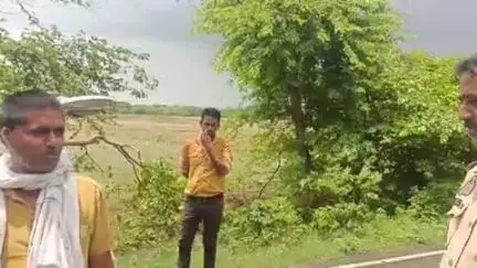 प्रतापगढ़: सांगापट्टी गांव के पास कार और बाइक की आमने-सामने भिड़ंत, युवक घायल, हालत गंभीर