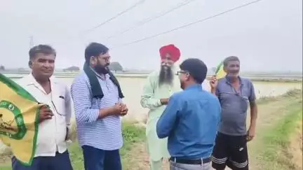 थानेसर: गांव फतुहपुर में किसानों ने हाईवोल्टेज लाइन पर तार बदलने गए कर्मचारियों का विरोध किया, फसल को नुकसान की बात कही