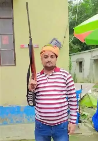 गोपालगंज.हथियार के साथ रिल बना कर पोस्ट करने का वीडियो तेजी से हो रहा वायरल,.हथुआ थाना क्षेत्र के अटवा दुर्ग गांव निवासी
