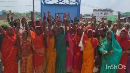 मधेपुरा: बेल्हा घाट में नशे के खिलाफ उतरे सैकड़ों लोग, घर-घर जागरूकता अभियान चलाकर युवाओं से नशा छोड़ने की अपील की