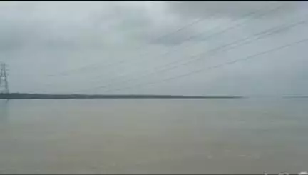 लक्सर: तहसील क्षेत्र की नदियों में उफान से दहशत, प्रशासन ने अफवाहों से दूरी बनाए रखते हुए सतर्कता की अपील की