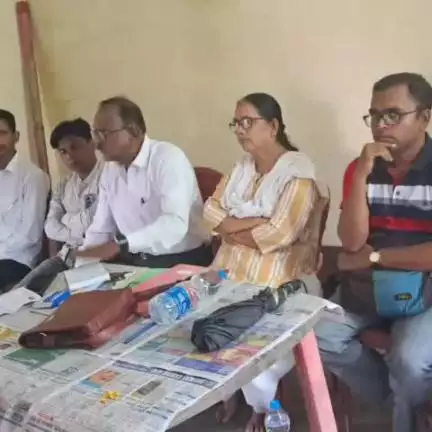 चांडिल: चांडिल डाक बंगला में सिलपट फैक्ट्री के मजदूरों ने हूल दिवस मनाया