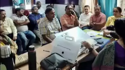 डुमरा: सीतामढ़ी में आईएमए की आपात बैठक, डॉ सुधा झा पर कार्रवाई का मुद्दा उठा