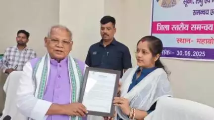 बोध गया: महाबोधी सांस्कृतिक केंद्र में केंद्रीय मंत्री जीतन राम मांझी ने पालनाघर के नवचयनित कर्मियों को दिया चयन पत्र