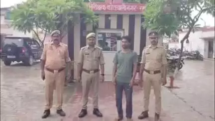 रायबरेली जिले के तीन थानों से वारंटी गिरफ्तारी अभियान के अंतर्गत पांच अभियुक्तों को किया गया गिरफ्तार