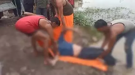 बाळापूर: पारस फाटा रोडवरील भिकुंड नदी पात्रात आढळला अनोळखी व्यक्तीचा मृतदेह : परिसरात एकच खळबळ