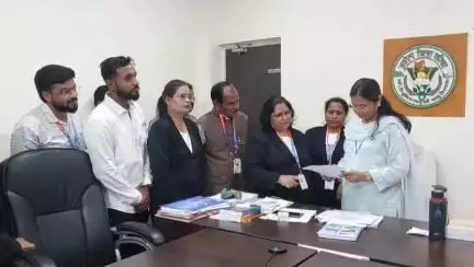 अकोला: खाजगी शाळांचा लाड थांबवावा – मानव अधिकार संरक्षण समितीची जिल्हाधिकाऱ्यांमार्फत मुख्यमंत्र्यांकडे मागणी