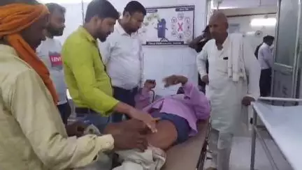 महोबा: काली पहाड़ी गांव के पास दो बाइकों की भिड़ंत में एक बाइक सवार गंभीर रूप से घायल, जिला अस्पताल में उपचार जारी