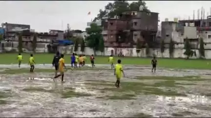 मंडला: मंडला में जिला फुटबॉल एसोसिएशन द्वारा सब जूनियर बालक वर्ग फुटबॉल टीम के लिए खिलाड़ियों का चयन ट्रायल हुआ
