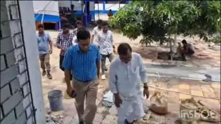 হরিশ্চন্দ্রপুর ২: তৃণমূল ছাত্রনেতার অধ্যক্ষকে হুমকির ঘটনায় হরিশ্চন্দ্রপুর কলেজে পৌঁছলেন রাজ্য সরকারের প্রতিমন্ত্রী
