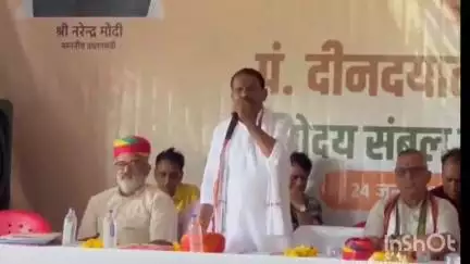 डूंगरपुर: विधायक डेचा ने 18 लाभार्थियों को बापी पट्टे देकर किया लाभान्वित, अंत्योदय संबल शिविर से वंचितों को मिल रही राहत