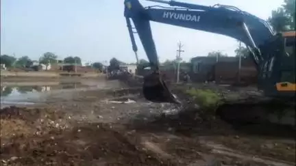 मांट: सुरीरकला में प्रधान द्वारा लाडली कुंड का सौंदर्यकरण कराया जा रहा है