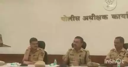लातूर: अमोल तांबे यांनी लातूरच्या पोलीस अधीक्षक पदाचा स्वीकारला पदभार तर पोलीस अधीक्षक सोमय मुंडे यांना पोलीसअधीक्षक का. निरोप