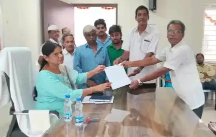 గంజాయి మద్యం నియంత్రించి పెద్దాపురం మరిడమ్మఅమ్మవారి జాతరలో అస్లీలనృత్యాలకు అనుమతి ఇవ్వకూడదని కోరుతూ RDO కి సిపిఎం వినతి.