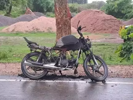 बीघापुर: सुमेरपुर-भगवंतनगर मार्ग पर बाइक बनी आग का गोला