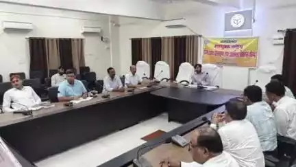 चंदौली: जिलाधिकारी की अध्यक्षता में कलेक्ट्रेट सभागार में जिला उद्योग बंधु की बैठक संपन्न हुई