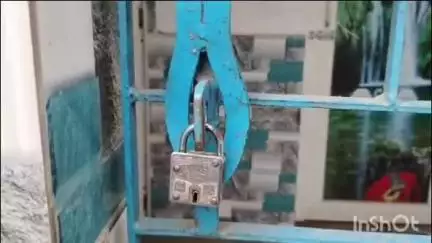 মানিকচক: চকচকে শৌচাগার থাকলেও তালাবন্ধ মানিকচক স্ট্যান্ডের জনসাধারণের ব্যবহারের শৌচাগার
