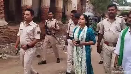सूर्यपुरा: सूर्यपुरा बलिहार और नोनहर ताजिया चौक तथा जुलुश मार्ग का निरीक्षण सीओ और एसएचओ ने किया