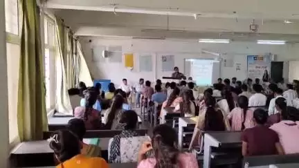 શહેરા: શહેરામાં યોજાયેલ રોજગાર ભરતી મેળો અને કારકિર્દી માર્ગદર્શન સેમિનારમાં ૬ નોકરીદાતાઓ દ્વારા ૭૪ ઉમેદવારોની પ્રાથમિક પસંદગી