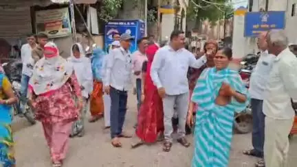 राहुरी: राहुरी फॅक्टरी येथील प्रसाद नगर भागात अवैध दारू विक्री सुरू असल्याने महिलांचा पोलीस ठाण्यावर हल्लाबोल