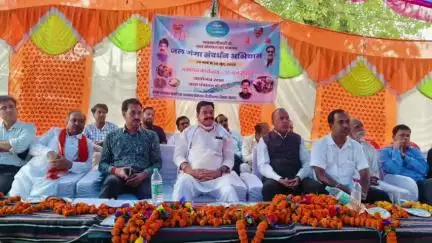 सागर: ग्राम बंजरिया में जल गंगा संवर्धन अभियान के समापन कार्यक्रम में शामिल हुए जिला पंचायत अध्यक्ष हीरा सिंह राजपूत