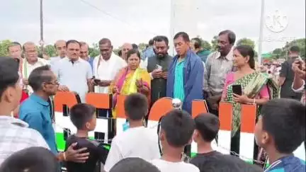 বিলোনিয়া: বিলোনিয়া বিকেআই কর্নারে বিলোনিয়া জোলাইবাড়ি জাতীয় সড়কের মধ্যবর্তী স্থানে এই হাই মাস্ট জাতীয় পতাকা লাগানো হয়।