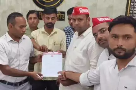 बिल्हौर: सपा शिक्षक संघ ने बिल्हौर में राज्यपाल को संबोधित ज्ञापन एसडीएम को सौंपा