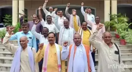 रॉबर्ट्सगंज: लोढ़ी कलेक्ट्रेट पर भारतीय किसान संघ ने किया प्रदर्शन