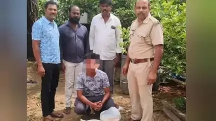 జగ్గంపేటలో సారా విక్రయిస్తున్న వ్యక్తికి రిమాండ్ విధింపు, 20 లీటర్ల నాటు సారా సీజ్