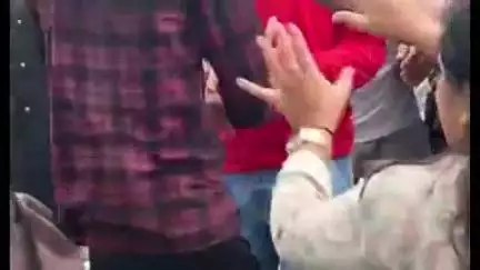 हरिद्वार: रेडिबेलवाला में खाने की प्लेट फेंकने पर बाहर से आए यात्रियों के बीच हुई मारपीट, वीडियो हुआ वायरल