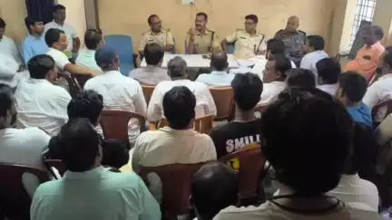कोडरमा: तिलैया थाना में मोहर्रम को लेकर शांति समिति की बैठक, तय रूट पर निकलेगा ताजिया, डीजे पर रहेगा प्रतिबंध