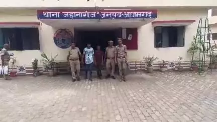 आज़मगढ़: जहानागंज पुलिस ने चोरी की दो घटनाओं का किया खुलासा, दो शातिर चोर गिरफ्तार, गाजा साड़ी, छागल, सोने की सिकड़ी व नगदी बरामद