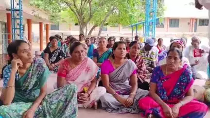 గిద్దలూరు: రాచర్ల మండల కేంద్రంలో వివిధ శాఖలకు చెందిన కార్మికులతో ప్రత్యేక సమావేశం నిర్వహించిన సిఐటియు నాయకులు