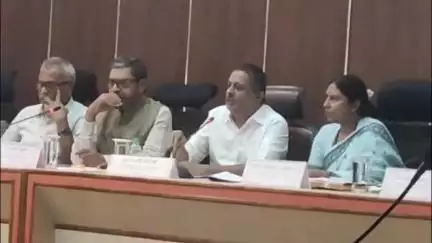 ಕೋಲಾರ: ಜನ ಪ್ರತಿನಿಧಿಗಳ ನಿರ್ಲಕ್ಷ ಸಹಿಸುವುದಿಲ್ಲ: ನಗರದಲ್ಲಿ ಜಿಲ್ಲಾ ಉಸ್ತುವಾರಿ ಸಚಿವ ಬಿ.ಎಸ್.ಸುರೇಶ್