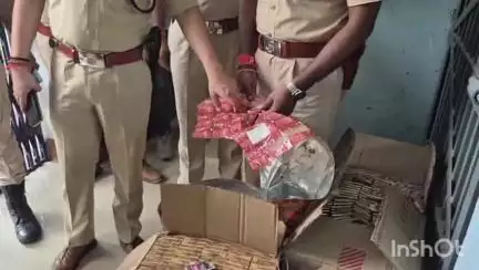 लखीसराय: नया बाजार पंजाबी मोहल्ला से नकली सिगरेट व नवरत्न तेल के साथ एक गिरफ्तार, लाखों की नगदी बरामद