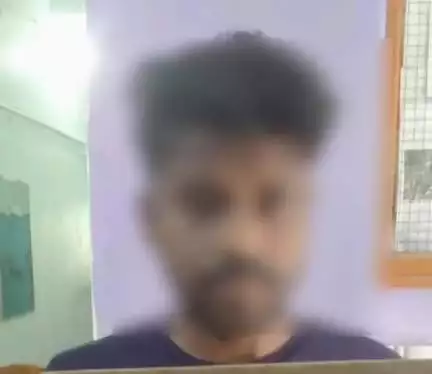সন্দেশখালি ২: গৃহবধূকে ধর্ষণের চেষ্টার অভিযোগে সন্দেশখালি থানা এলাকা থেকে প্রতিবেশী যুবককে গ্রেফতার করএ আদালতে পাঠালো পুলিশ