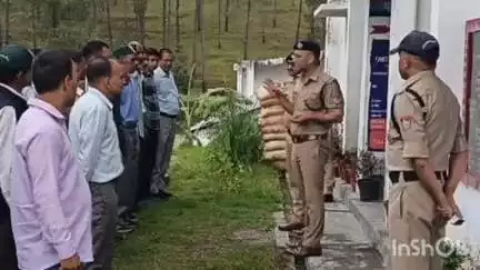 धौलछीना: त्रिस्तरीय पंचायत चुनाव को शांतिपूर्ण तरीके से संपन्न कराने के लिए पुलिस ने कसी कमर, संदिग्ध गतिविधियों पर रखी नजर