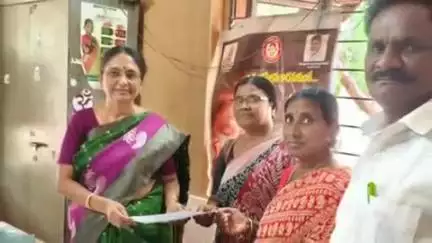 జమ్మలమడుగు: జమ్మలమడుగు : ఐసిడిఎస్ ఇన్చార్జి అధికారికి వినతిపత్రం అందజేసిన సీఐటీయూ అనుభందం అంగన్వాడి వర్కర్స్ యూనియన్ నాయకులు