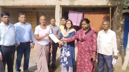 कुरसाकांटा: कुर्साकांटा में सोमवार को विशेष गहन पुनरीक्षण अभियान शुरू, ERO ने बांटे फॉर्म
