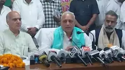 पलवल: राज्य स्तरीय जयंती समारोह का निमंत्रण देने पलवल पहुंचे कैबिनेट मंत्री रणबीर गंगवा
