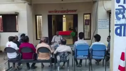 छतरपुर: ईशानगर थाना में ग्राम रक्षा समिति के सदस्यों की बैठक, आगामी त्यौहार के मद्देनज़र किया प्रशिक्षित!