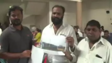 పిఠాపురం ఇల్లింద్రడ వద్ద బ్రాందీ షాప్ తొలగించాలని స్థానికులు పడా కార్యాలయంలో ఫిర్యాదు.