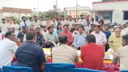चतरा: मोहर्रम त्यौहार शांतिपूर्ण मनाने के लिए सदर थाना परिसर में शांति समिति की बैठक हुई