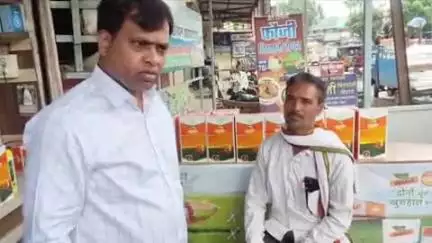 बैतूल: किसानों की शिकायत पर कलेक्टर ने भडूस में POS मशीन का निरीक्षण किया, अनियमितता मिलने पर दुकान संचालक पर कार्रवाई