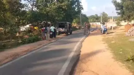 जलडेगा: जलडेगा पुलिस का वाहन जांच अभियान, अधूरे कागजात मिलने पर दो दुपहिया वाहन चालकों का चालान कटा