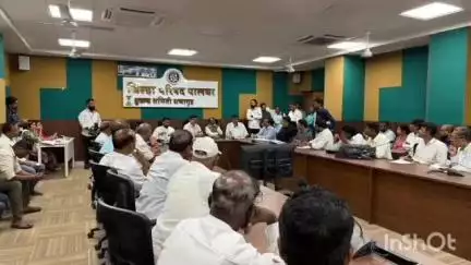 पालघर: जिल्हा परिषद येथे आमदार राजेंद्र गावित यांच्या उपस्थितीत डहाणू तालुक्यातील वीज व पाणी प्रश्नांसंदर्भात बैठक संपन्न